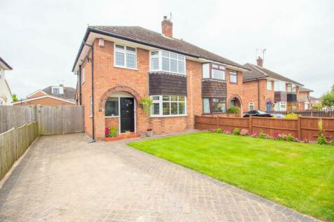 3 bedroom semi-detached house for sale