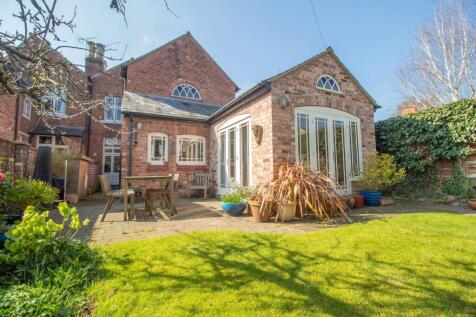 4 bedroom semi-detached house for sale
