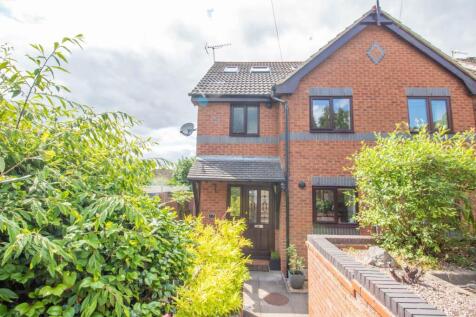 4 bedroom semi-detached house for sale
