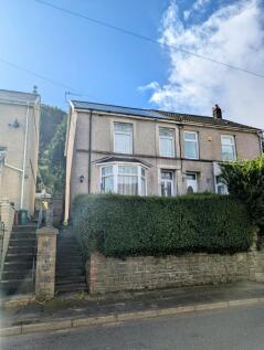 Main Road, Ynysboeth, Mountain Ash... 4 bed semi