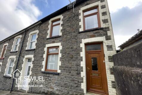 James Street, Miskin, Mountain Ash 3 bed end of terrace house for sale