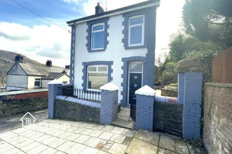 Kinley House, Morris Avenue 3 bed detached house for sale