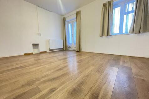 Pinner Grove ( Second Floor Flat)... 2 bed flat for sale