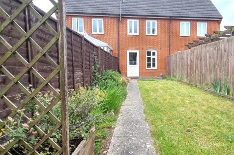 Kendall Close, Bury St. Edmunds IP32 2 bed terraced house for sale