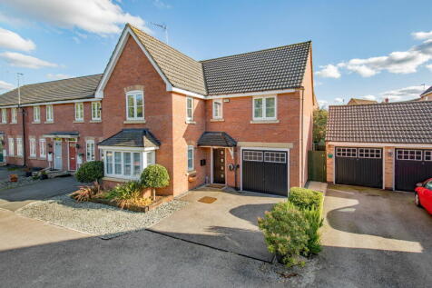 Fieldfare Close, Corby NN18 4 bed detached house for sale