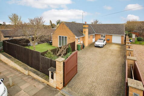 Chapel Road, Corby NN17 3 bed detached bungalow for sale