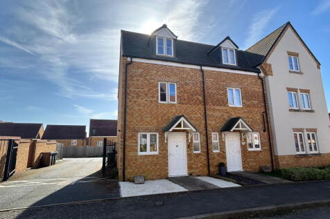 Cambrian Lane, Corby NN18 3 bed end of terrace house for sale