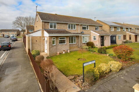 3 bedroom semi-detached house for sale
