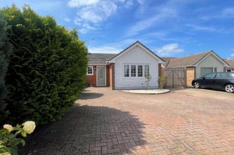 3 bedroom semi-detached bungalow for sale