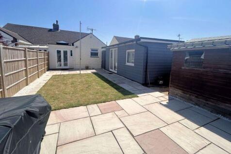 2 bedroom semi-detached bungalow for sale