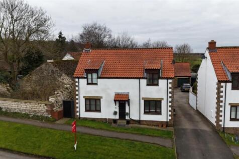 North Street, Flixton, Scarborough 4 bed detached house for sale