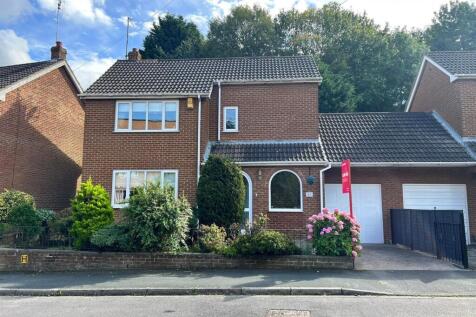 Pinewood Drive, Scarborough 3 bed link detached house for sale