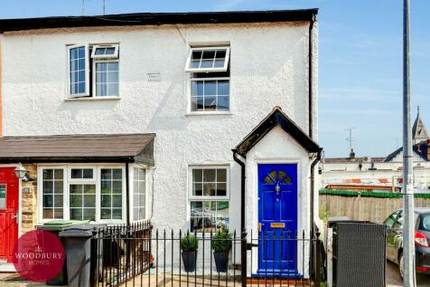 2 bedroom semi-detached house for sale