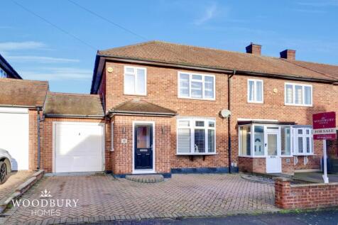 3 bedroom end of terrace house for sale