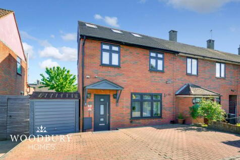 4 bedroom end of terrace house for sale
