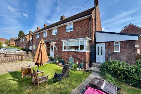 4 bedroom semi-detached house for sale