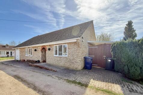 2 bedroom detached bungalow for sale