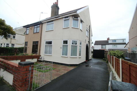 Fenber Avenue, Blackpool FY4 3 bed semi