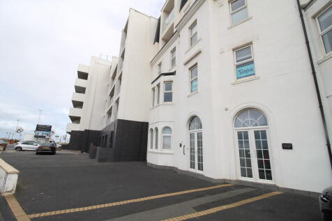 New South Promenade, Blackpool FY4 2 bed maisonette for sale