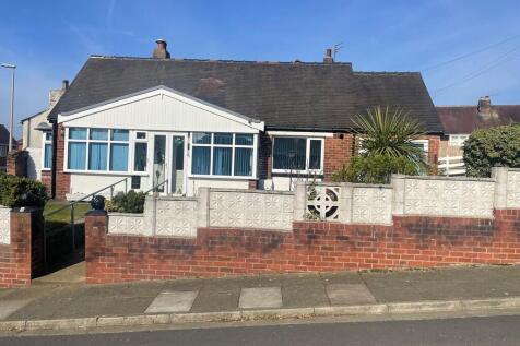 Hillside Close, Blackpool FY3 2 bed detached bungalow for sale
