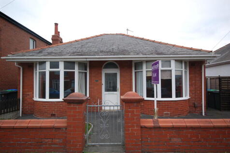 Burgate, Blackpool FY4 2 bed detached bungalow for sale