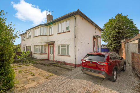 2 bedroom maisonette for sale