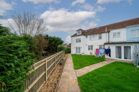 Manor Road, Hayling Island PO11 2 bed flat for sale