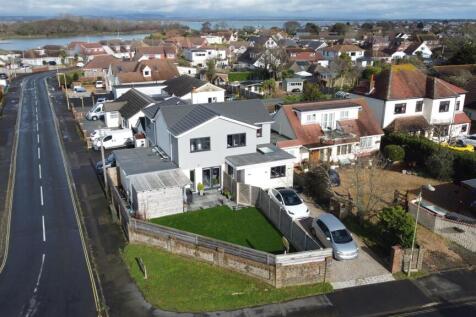 Eastoke Avenue, Hayling Island PO11 4 bed house for sale
