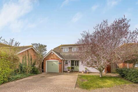 Victoria Road, Hayling Island PO11 3 bed house for sale