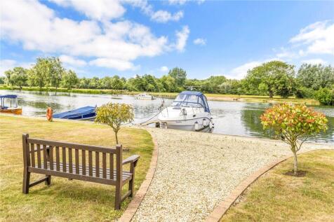 Andrews Reach, Bourne End... 2 bed apartment for sale