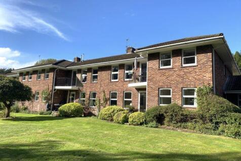 Purton Lane, Farnham Royal 2 bed flat for sale