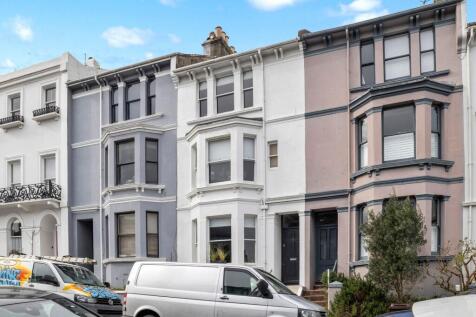 4 bedroom town house for sale