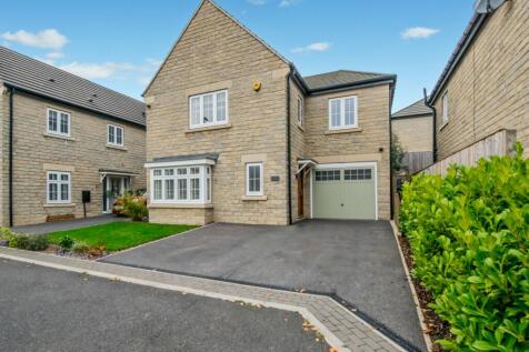 Oakroyd View, Birkenshaw, Bradford... 4 bed detached house for sale
