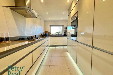 Kelswick Drive, Nelson 3 bed detached house for sale