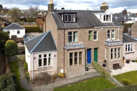 5 bedroom semi-detached house for sale