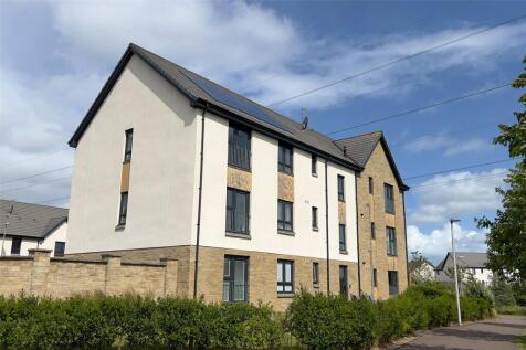 3 bedroom flat for sale