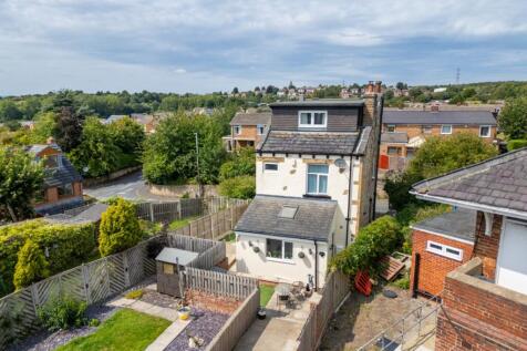 Leeds Road, Birstall 3 bed detached house for sale