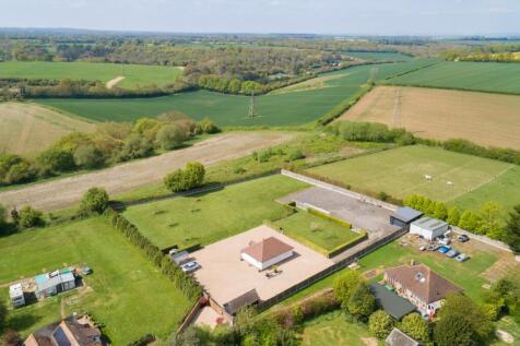 Faversham 2 bed detached bungalow for sale