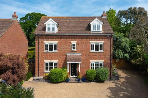 5 bedroom detached house for sale