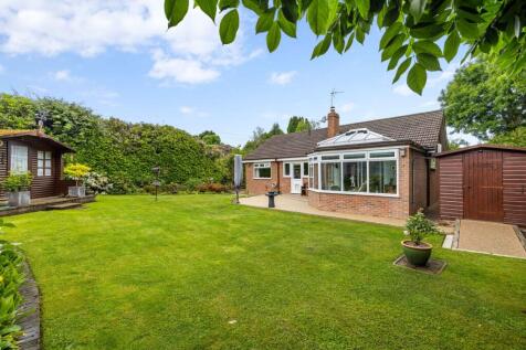 3 bedroom detached bungalow for sale