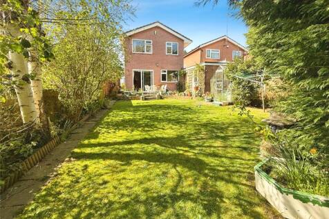 Lindrick Drive, Leicester LE5 4 bed detached house for sale