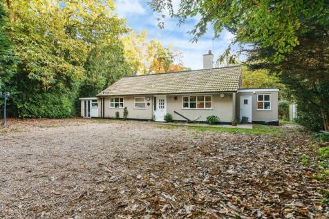 4 bedroom detached bungalow for sale