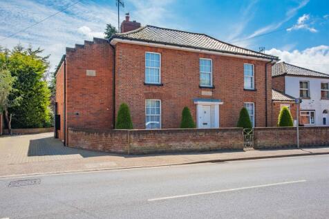 5 bedroom detached house for sale