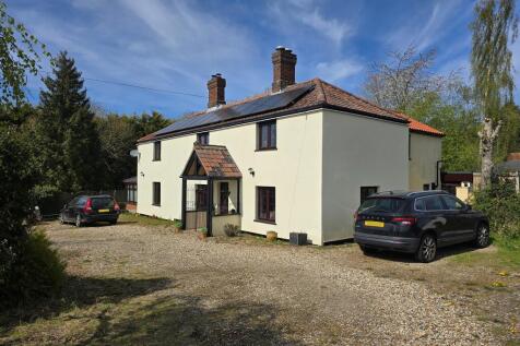 6 bedroom detached house for sale