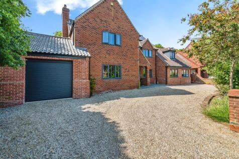 5 bedroom detached house for sale