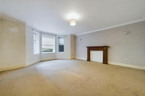 Shorncliffe Road, Folkestone 3 bed apartment for sale