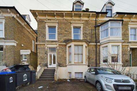 Flat 3, 6 Maison Dieu Road 2 bed flat for sale