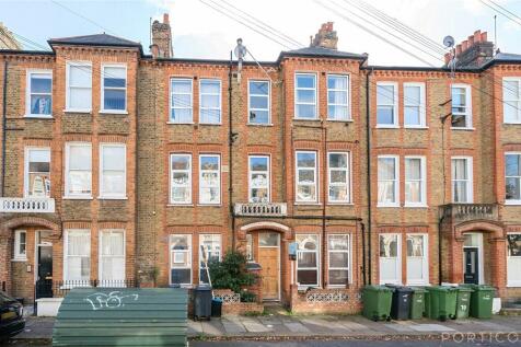 Tremadoc Road, London 3 bed apartment for sale