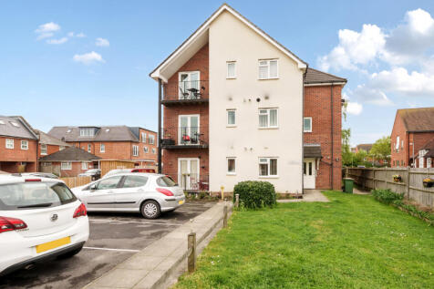 Cresbee Court, Toynbee Road... 2 bed flat for sale