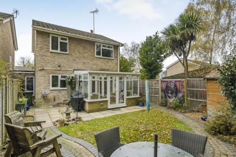 Denbigh Close, Eastleigh, Hampshire... 3 bed detached house for sale